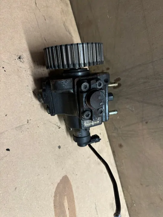 Bomba de inyección OEM 55571949 para Opel Insignia A image 2