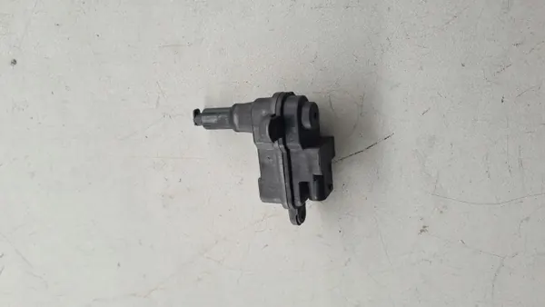 5GE810773B Tankklepactuator voor VW Golf VII image 2