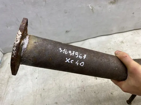 Volvo XC40 flexibelt avgasrör OEM 31697967 image 3