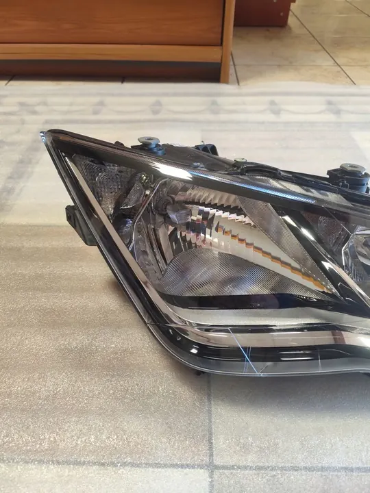 Oikea Ajovalo Seat Leon 2012-2020 OEM 5F1941006B image 2