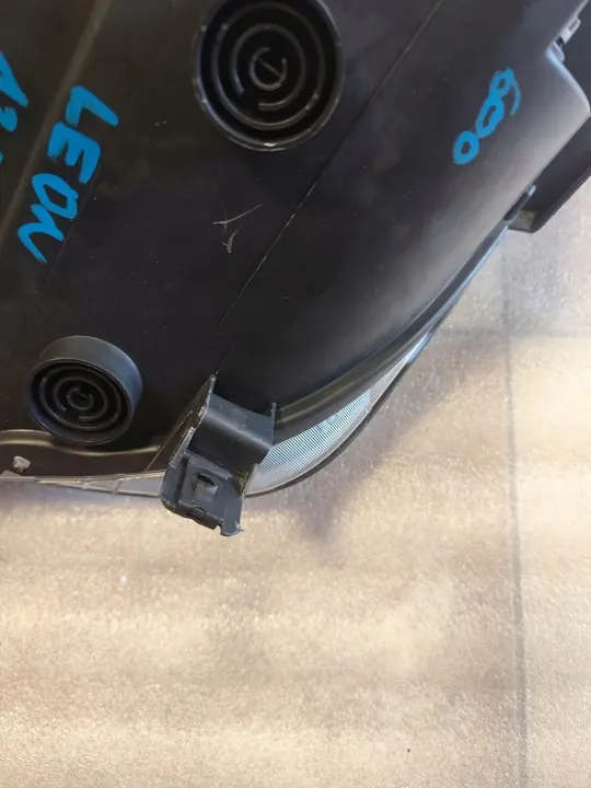 Oikea Ajovalo Seat Leon 2012-2020 OEM 5F1941006B image 9