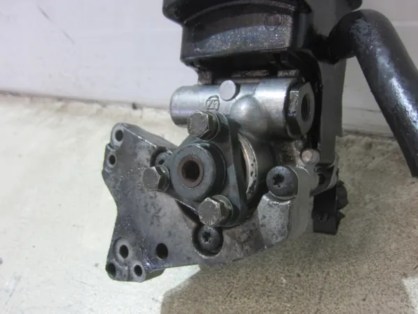 Pompe de direction assistée BMW OEM 32411095748 3 E46 image 3