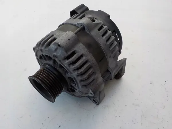 OPEL ASTRA IV J 1.6 16V Vaihtovirtageneraattori image 3