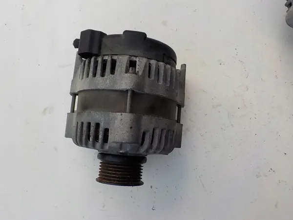 OPEL ASTRA IV J 1.6 16V Vaihtovirtageneraattori image 4