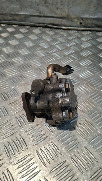 Bomba hidráulica Volkswagen OE 8D0 145 155 L image 2