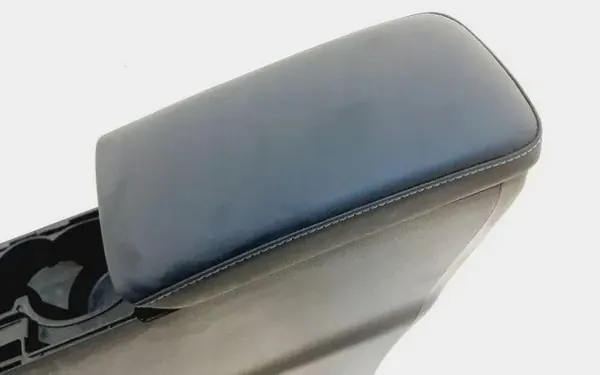 Accoudoir Lexus CT OEM 5891276010 - Console Cuir image 3