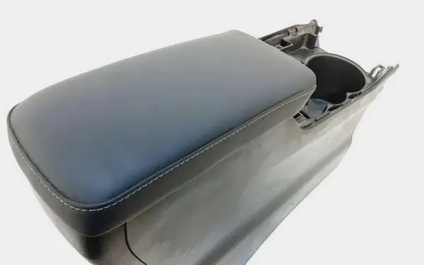 Accoudoir Lexus CT OEM 5891276010 - Console Cuir image 4