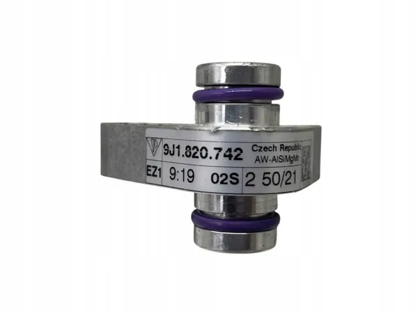 Porsche OE 9J1820742 AC Ventilledning Taycan image 2
