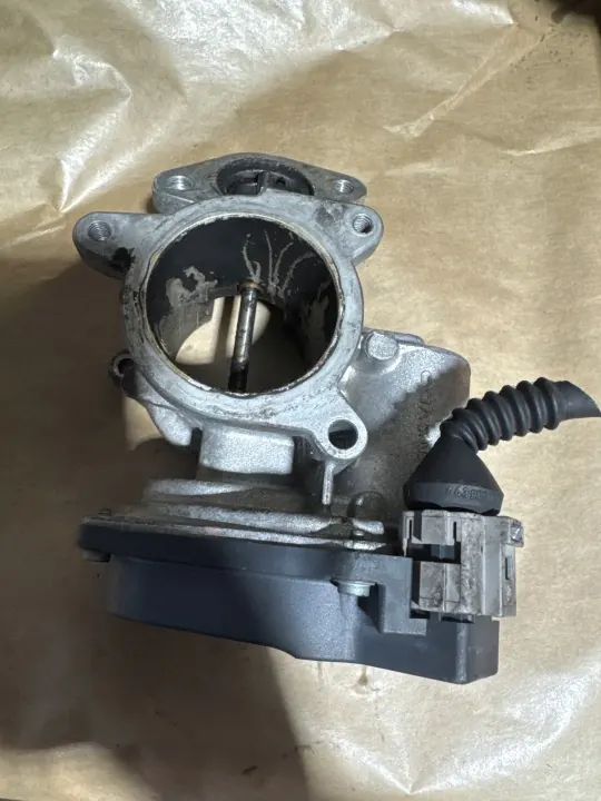 EGR-klep OEM 03G131501B voor Audi A4 B7 2.0 TDI image 2