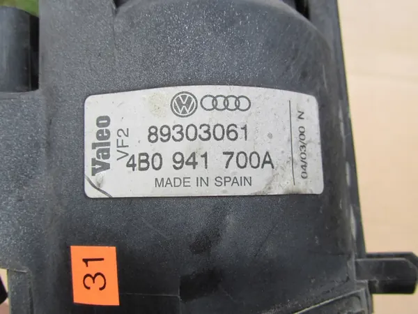 Farol de Neblina Direito Audi A6 C5 Lift 01- image 6