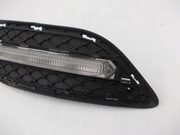 Mercedes B W246 LED Tagfahrlicht Gitter OEM A2049069100 image 3