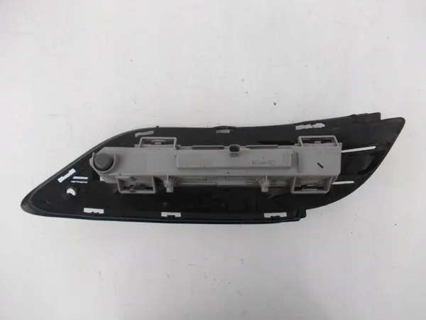 Mercedes B W246 LED Tagfahrlicht Gitter OEM A2049069100 image 4