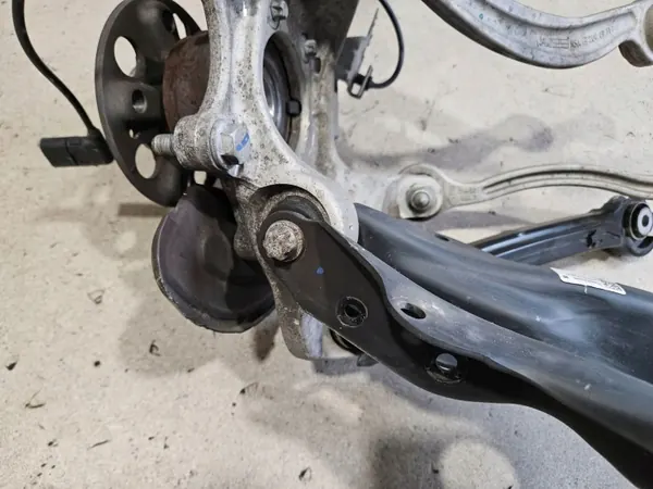 OEM A2133503105 Buje Suspensión Trasera Izquierda Mercedes image 5