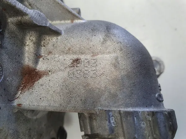 Vattenpump Volvo XC60 II 2.0 D B4 Mild Hybrid image 10