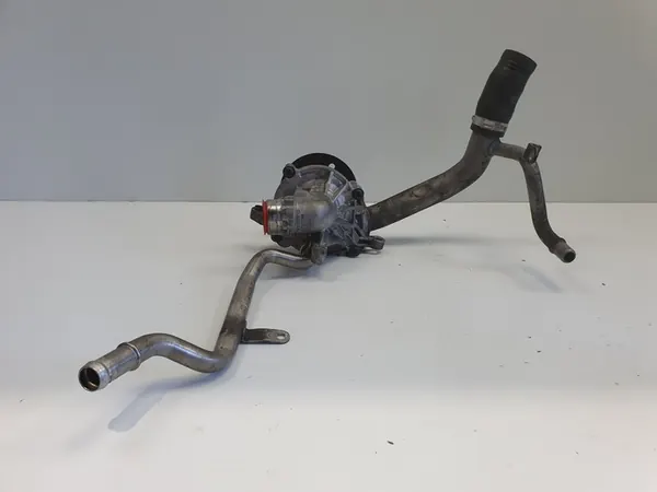 Vattenpump Volvo XC60 II 2.0 D B4 Mild Hybrid image 9