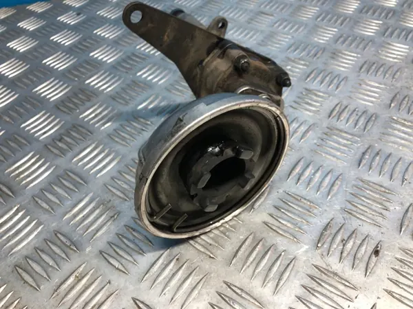 Bomba de aceite Mercedes W123 OEM 1151860101 - Usado image 3