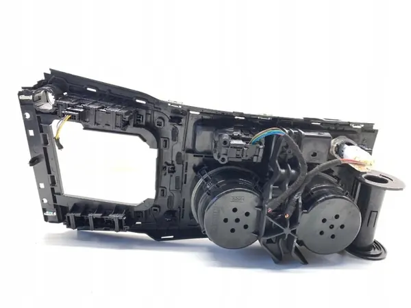 Juomahaltija OEM 5G1863245F VW Golf VII Hatchbackille image 3