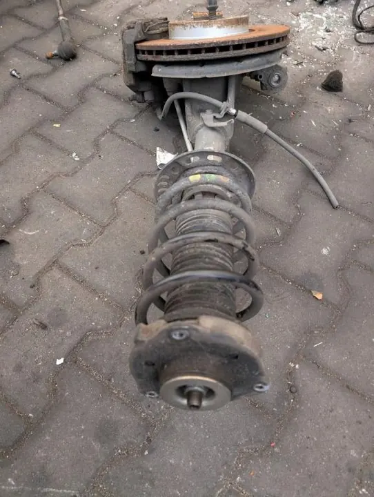 VW Passat B6 1.9 TDI Mozzo McPherson Sinistro 3C0413031AE image 2