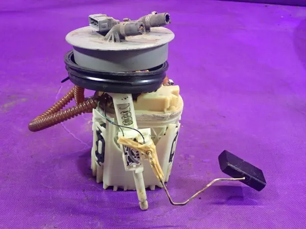 VW VENTO 92-98 1.6 Bomba de combustível 1H0919051AK 4 pinos image 2