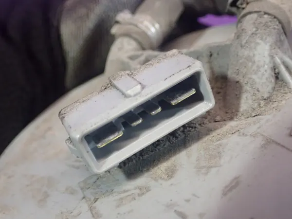 VW VENTO 92-98 1.6 Bomba de combustível 1H0919051AK 4 pinos image 5