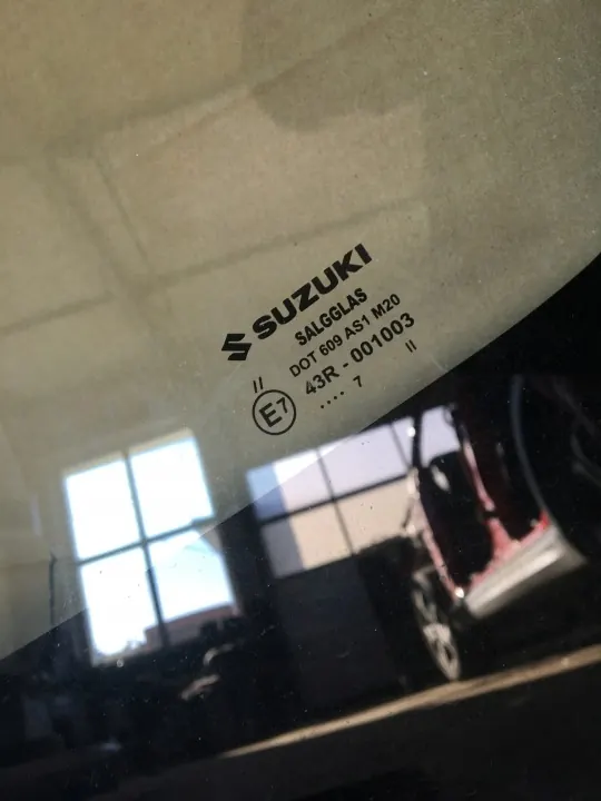 Suzuki Vitara III 2017 framruta OEM image 3