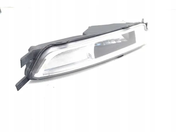 Feu antibrouillard avant OEM 3G0941662H pour VW Passat image 2
