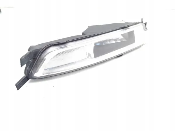 Feu antibrouillard avant OEM 3G0941662H pour VW Passat image 9