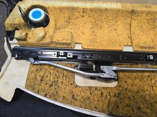 BMW E60 Store de Planche Arrière OEM 7066579 image 3
