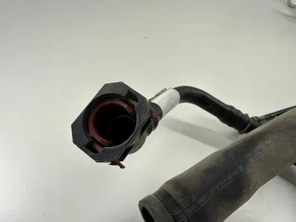 Polttoainetäyttökaula Ford Ecosport OEM GN139032AE image 6