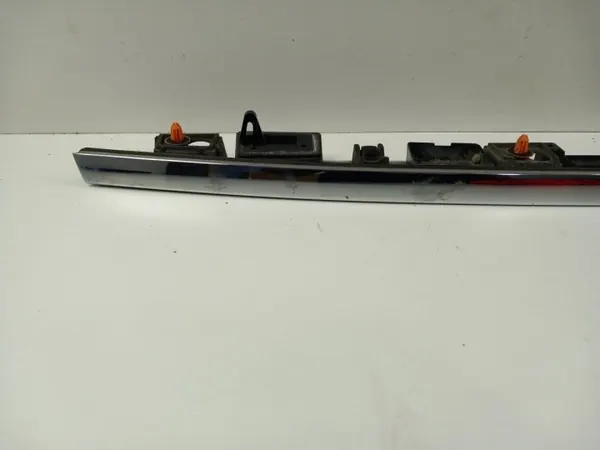 Garniture de hayon Mercedes Classe C W204 AMG OEM A2047400593 image 4
