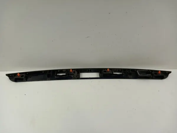 Garniture de hayon Mercedes Classe C W204 AMG OEM A2047400593 image 5