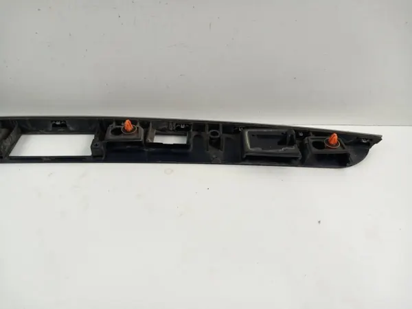 Garniture de hayon Mercedes Classe C W204 AMG OEM A2047400593 image 6