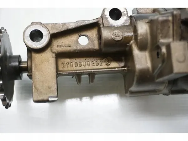 Oljepump Renault Laguna 1.9 dCi Diesel 7700600251 image 5