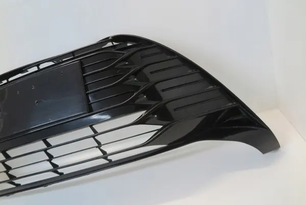 TOYOTA YARIS III LIFT Front Grill 53102-0D130 image 4