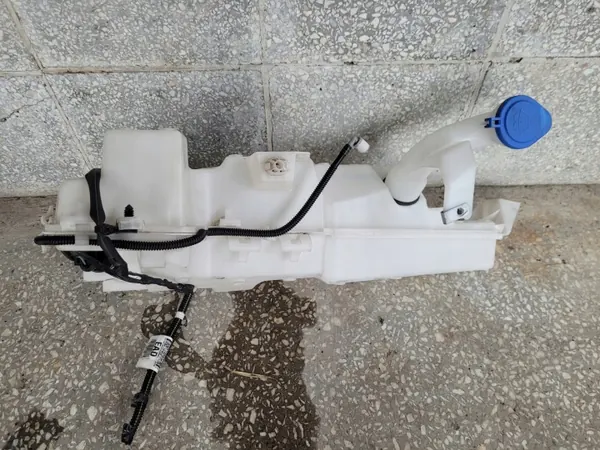 LV4B13K175 Réservoir lave-glace pour Ford Kuga MK3 image 3