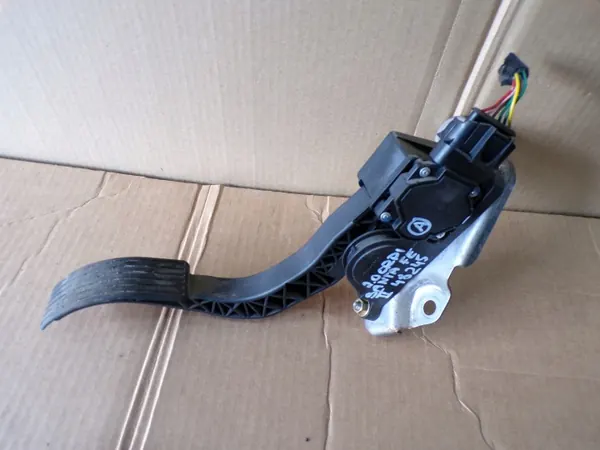 Kaasupoljinpotentiometri OEM 0281002557 Hyundai image 3