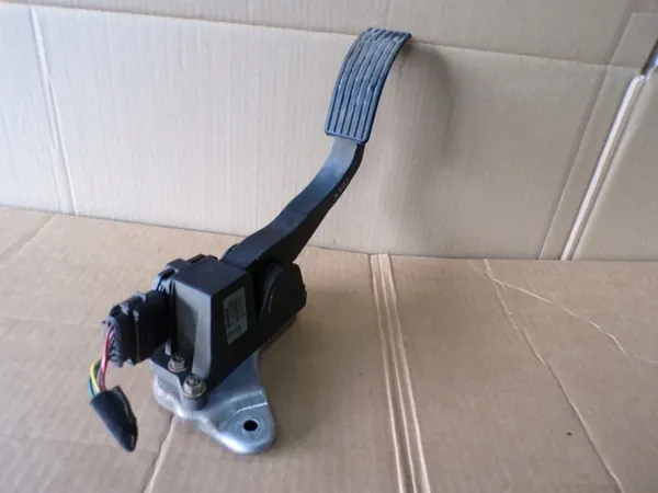 Kaasupoljinpotentiometri OEM 0281002557 Hyundai image 5