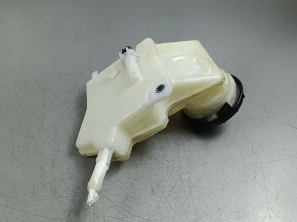 Réservoir de liquide de frein Honda OE OEM FOB51938 image 4