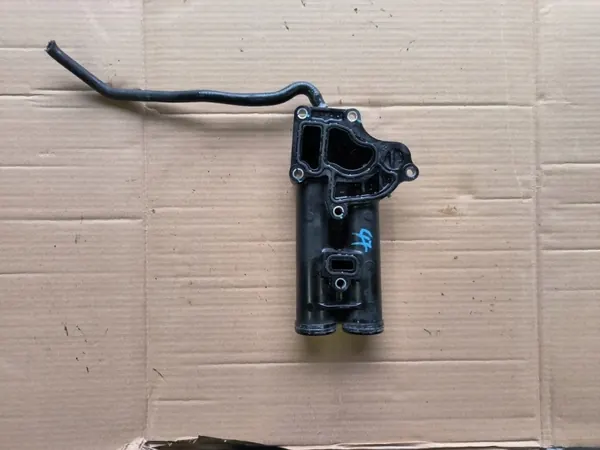 Mercedes Wasserkurzschlauch OEM A6542037100 - Gebraucht image 3