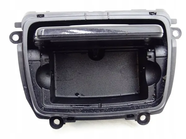 BMW 5 F10/F11 Asbak OEM 9206347 - Gebruikt image 3