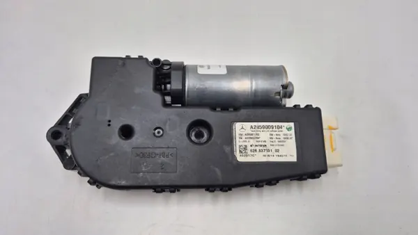 Moteur de toit ouvrant OEM A2059009104 Mercedes W205 image 2