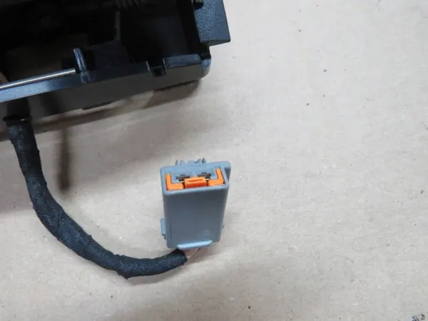 Tuhkakuppi 12V-pistorasia Ford S-Max MK1 OEM CM21R045R19A image 4