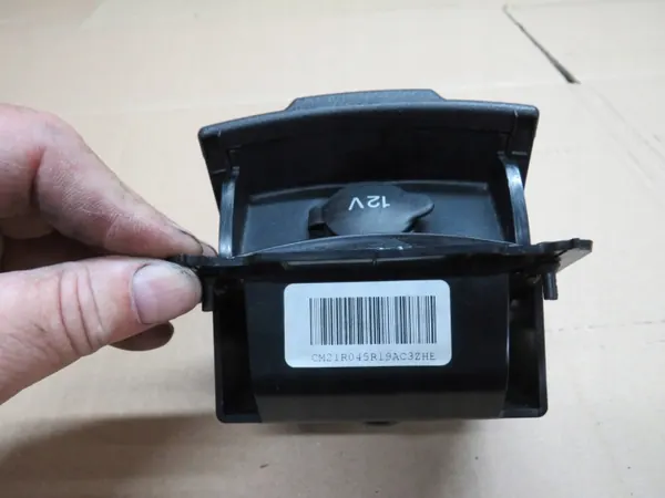 Tuhkakuppi 12V-pistorasia Ford S-Max MK1 OEM CM21R045R19A image 8