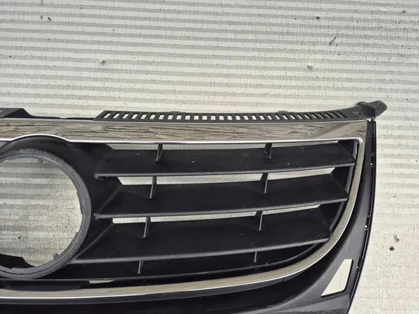 VW TOURAN 1T Grill Front Bumper 1T0853651D image 4