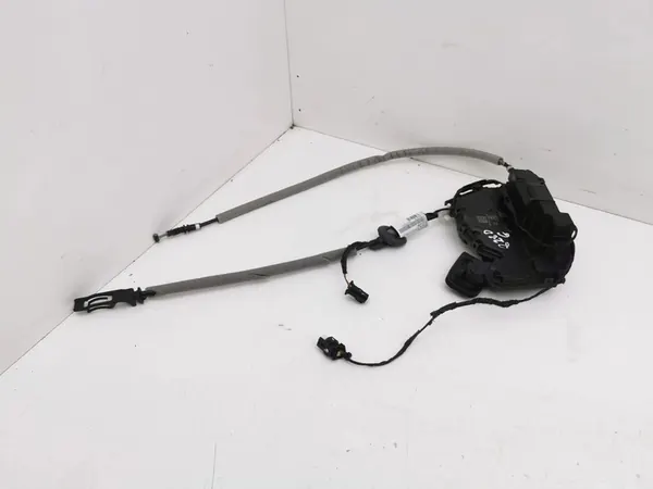 Volkswagen Golf VIII 2022 Right Rear Door Lock image 2