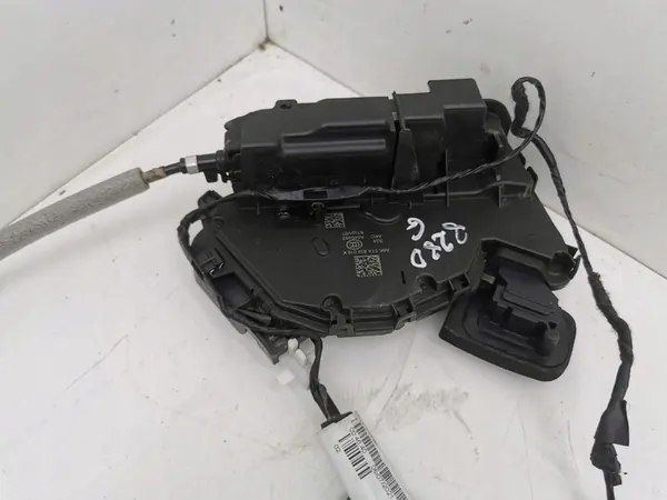 Volkswagen Golf VIII 2022 Right Rear Door Lock image 5