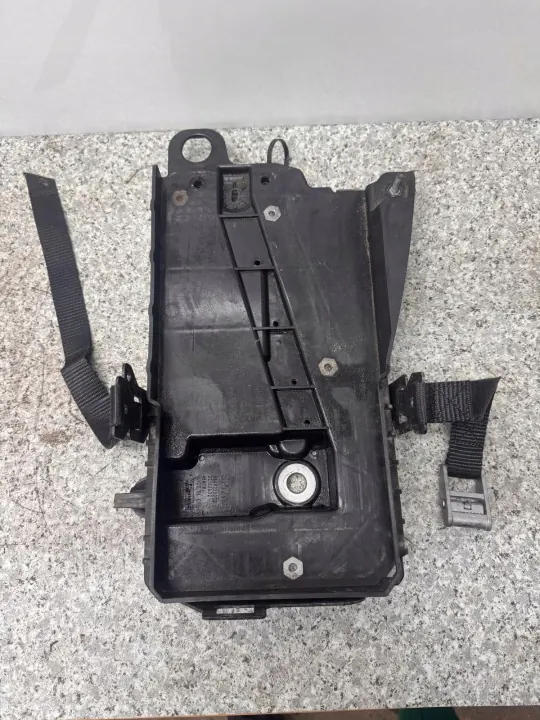 Base de batterie Volvo OEM 32219128 pour XC40 2017-2024 image 2