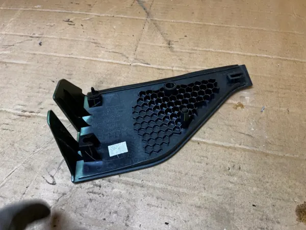 Ford OEM LV4B-S42946-AFW Tavaratilan Saranapeite Oikea image 3