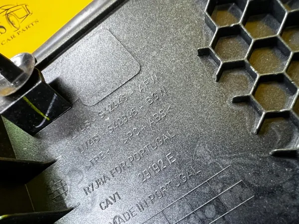 Ford OEM LV4B-S42946-AFW Tavaratilan Saranapeite Oikea image 4