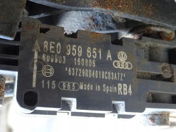 AUDI A4 B7 2.0 TFSI Etu Vahvistus Tuulettimilla OEM image 10